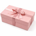 Boîte cadeau rectangulaire 30 x 20 x 10 cm en carton rose avec ruban satin fermeture à couvercle